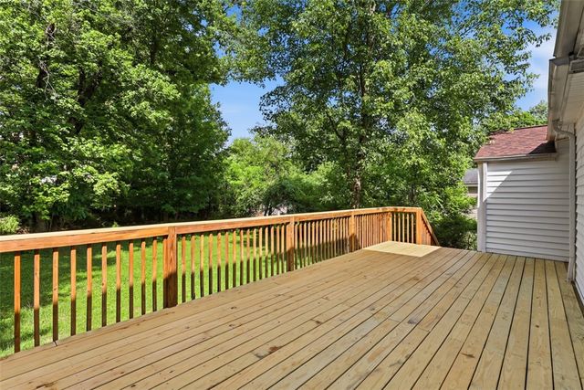126 Davis Rd, Economy, PA 15143