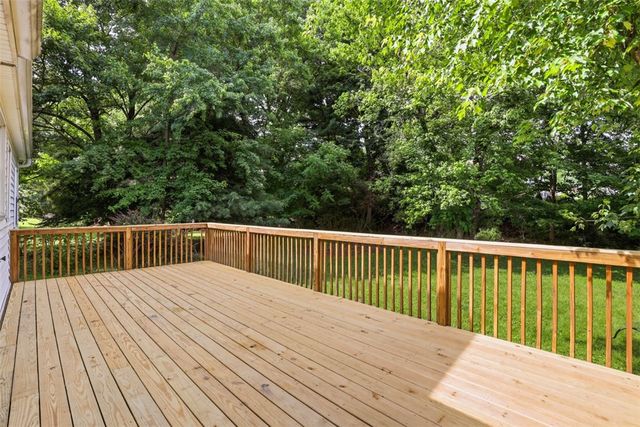 126 Davis Rd, Economy, PA 15143