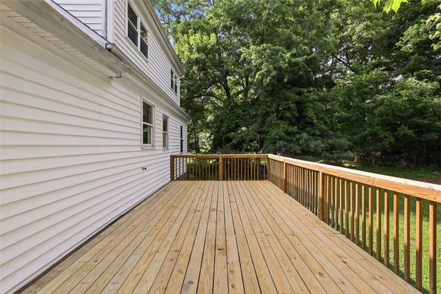 126 Davis Rd, Economy, PA 15143