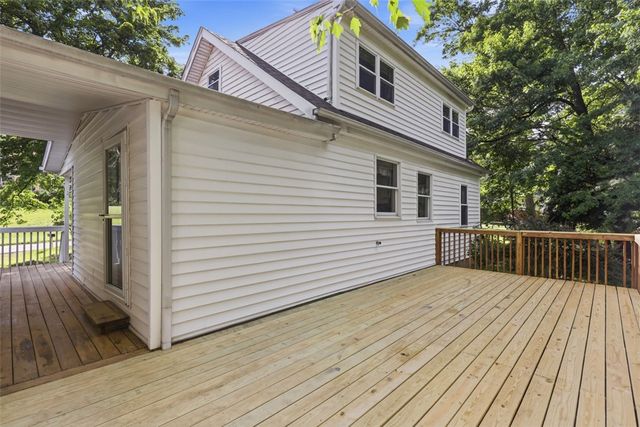 126 Davis Rd, Economy, PA 15143