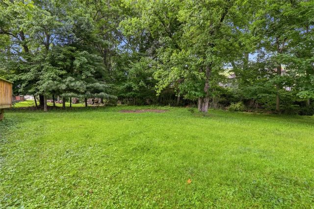 126 Davis Rd, Economy, PA 15143