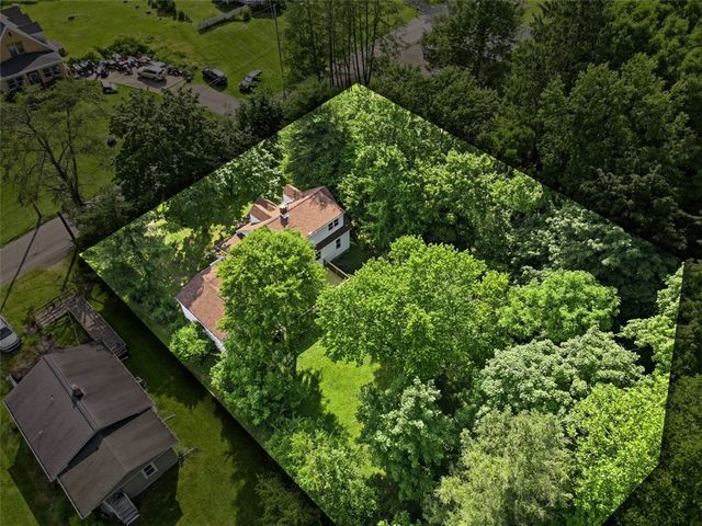 126 Davis Rd, Economy, PA 15143