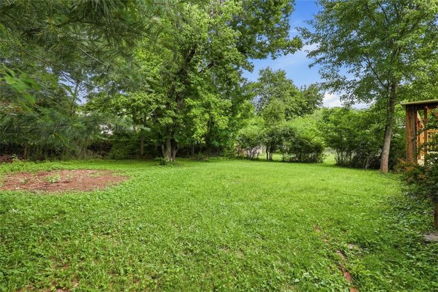 126 Davis Rd, Economy, PA 15143