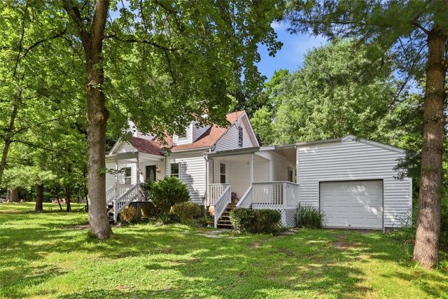 126 Davis Rd, Economy, PA 15143