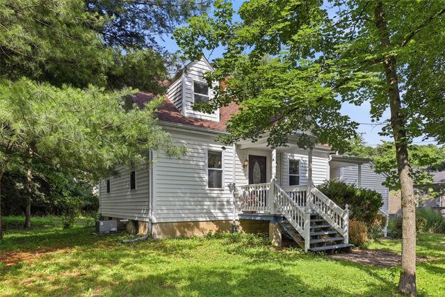 126 Davis Rd, Economy, PA 15143