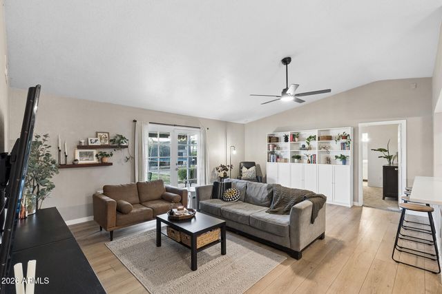 3943 W WILLOW Avenue, Phoenix, AZ 85029