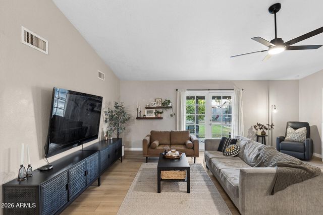 3943 W WILLOW Avenue, Phoenix, AZ 85029