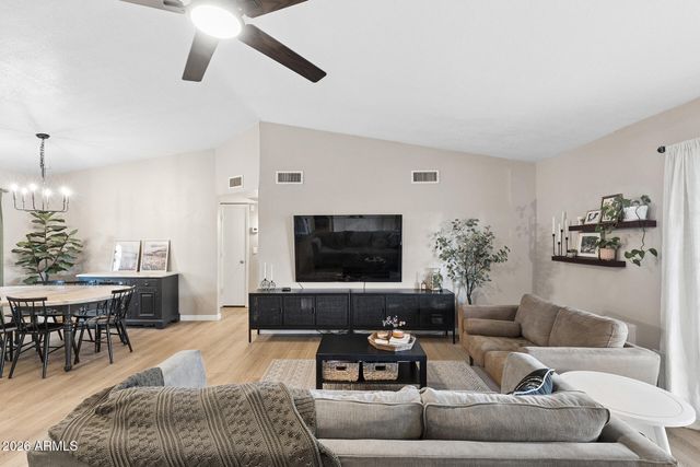 3943 W WILLOW Avenue, Phoenix, AZ 85029