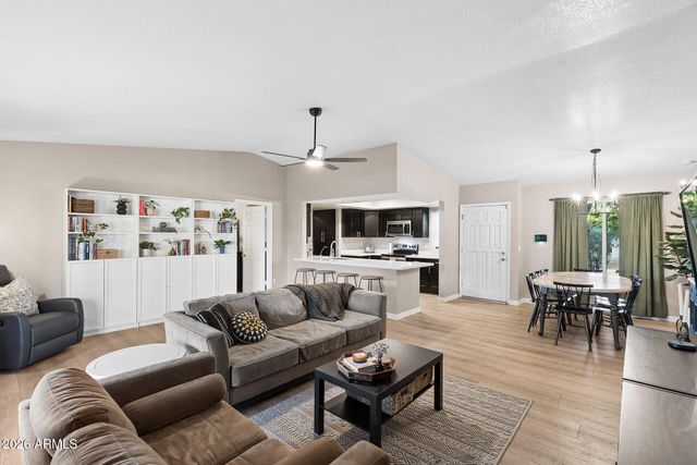 3943 W WILLOW Avenue, Phoenix, AZ 85029