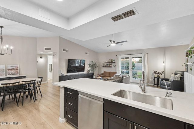 3943 W WILLOW Avenue, Phoenix, AZ 85029