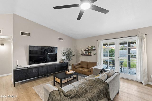 3943 W WILLOW Avenue, Phoenix, AZ 85029