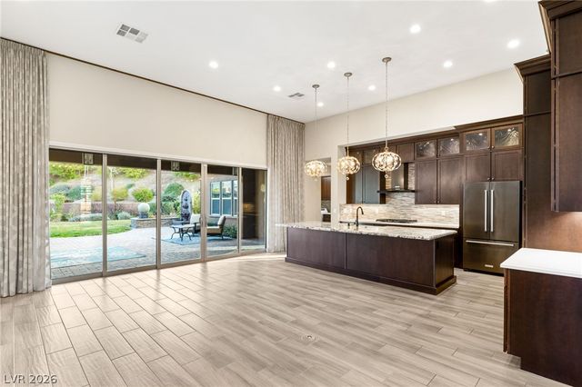 10179 Emerald Sunset Court, Las Vegas, NV 89148