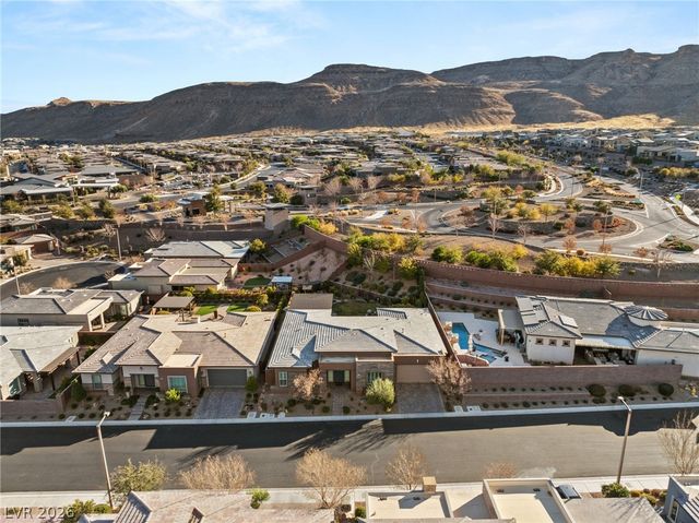 10179 Emerald Sunset Court, Las Vegas, NV 89148