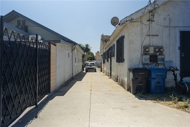 1631 W 38th, Los Angeles, CA 90062
