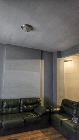 8103 S Muskegon Avenue, Chicago, IL 60617