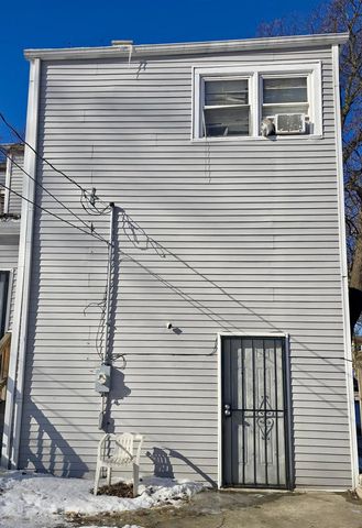 8103 S Muskegon Avenue, Chicago, IL 60617