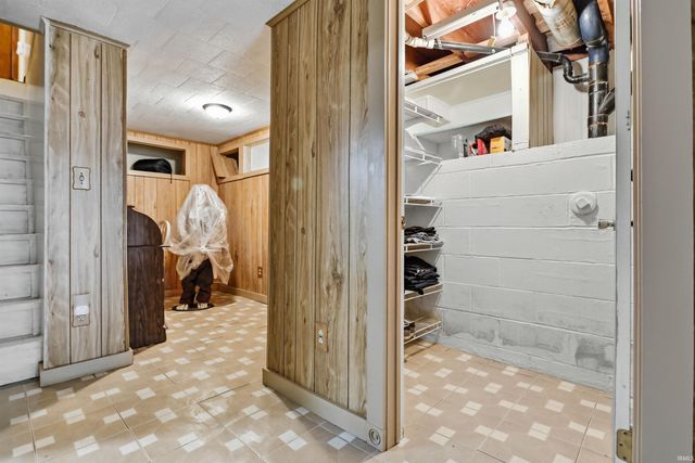 318 Westmore Drive, Evansville, IN 47712