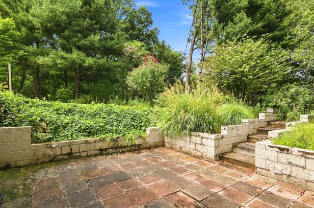 318 Westmore Drive, Evansville, IN 47712