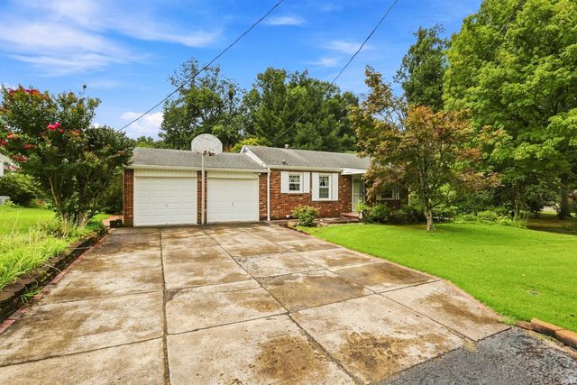 318 Westmore Drive, Evansville, IN 47712