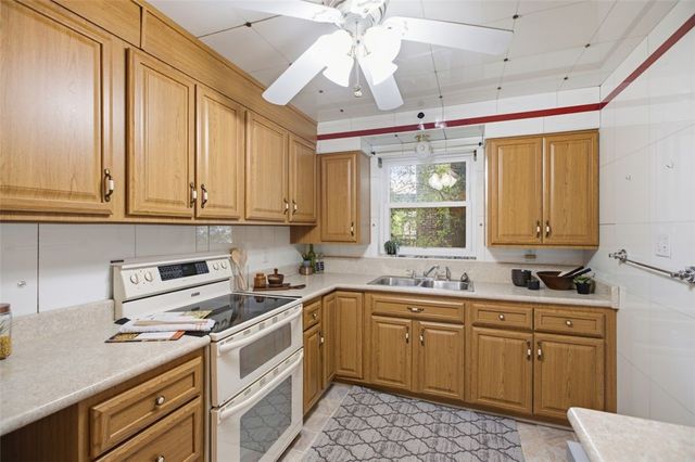 730 Greenlee, Whitehall, PA 15227
