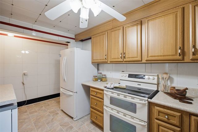 730 Greenlee, Whitehall, PA 15227