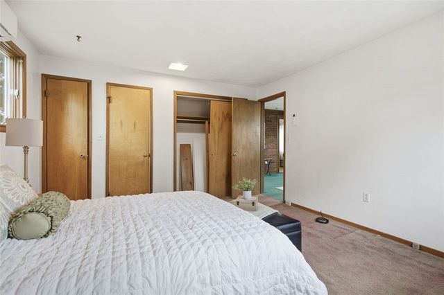 730 Greenlee, Whitehall, PA 15227