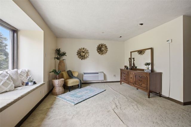 730 Greenlee, Whitehall, PA 15227