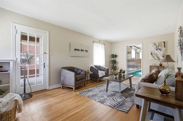 730 Greenlee, Whitehall, PA 15227