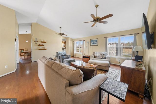 203 N BARRINGTON CT, Newark, DE 19702