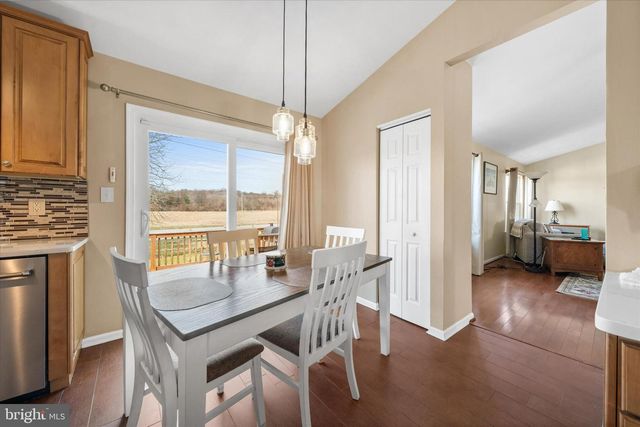 203 N BARRINGTON CT, Newark, DE 19702