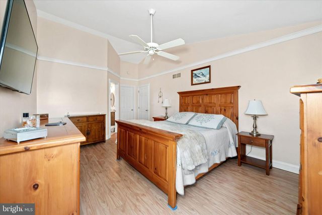 203 N BARRINGTON CT, Newark, DE 19702