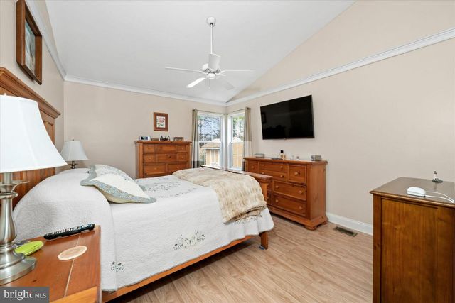 203 N BARRINGTON CT, Newark, DE 19702