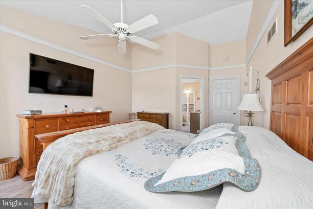 203 N BARRINGTON CT, Newark, DE 19702