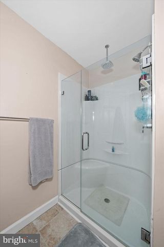 203 N BARRINGTON CT, Newark, DE 19702