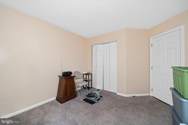 203 N BARRINGTON CT, Newark, DE 19702