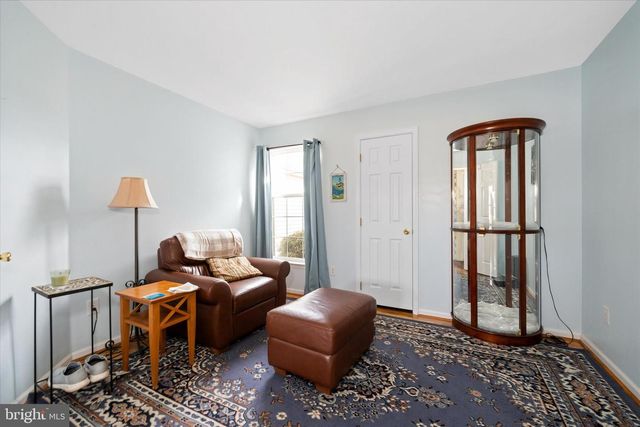 203 N BARRINGTON CT, Newark, DE 19702