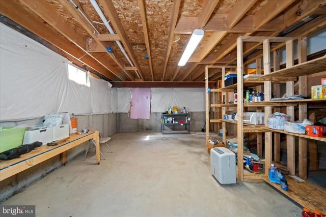 203 N BARRINGTON CT, Newark, DE 19702