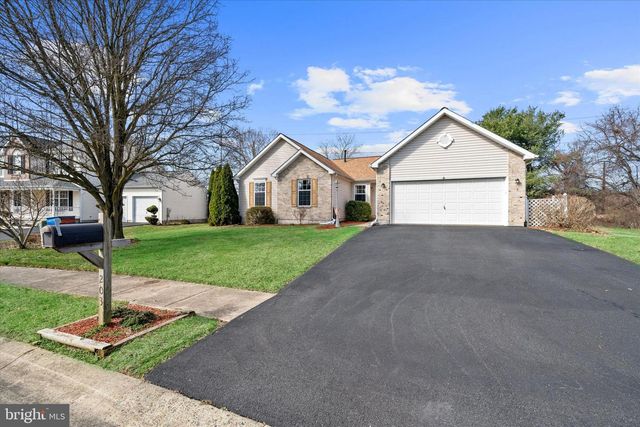 203 N BARRINGTON CT, Newark, DE 19702