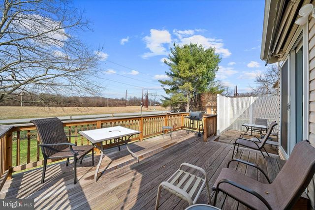 203 N BARRINGTON CT, Newark, DE 19702