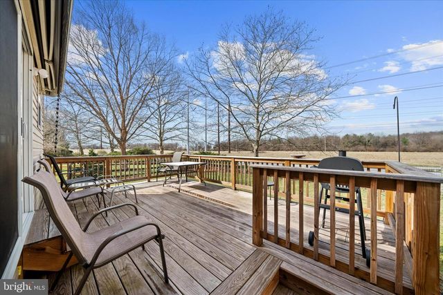 203 N BARRINGTON CT, Newark, DE 19702