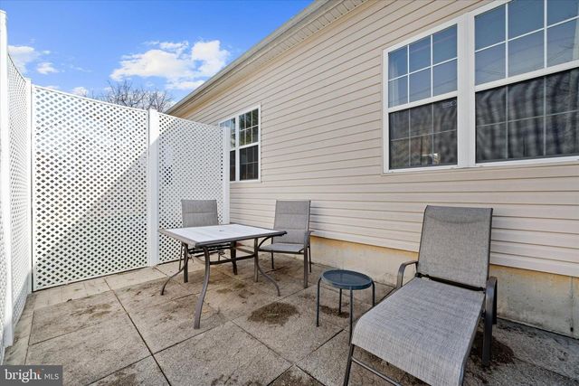 203 N BARRINGTON CT, Newark, DE 19702