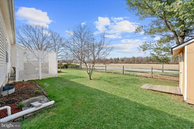 203 N BARRINGTON CT, Newark, DE 19702