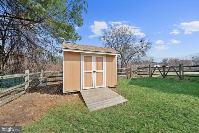 203 N BARRINGTON CT, Newark, DE 19702