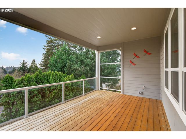 136 W 13TH Way, La Center, WA 98629