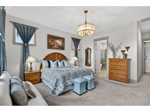 136 W 13TH Way, La Center, WA 98629