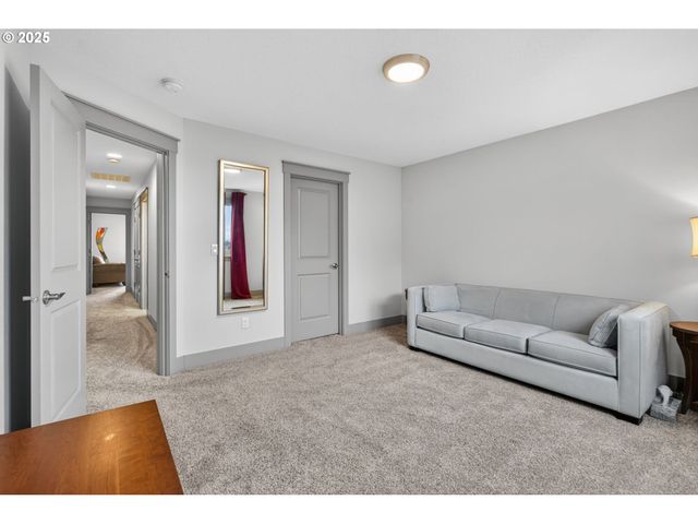 136 W 13TH Way, La Center, WA 98629