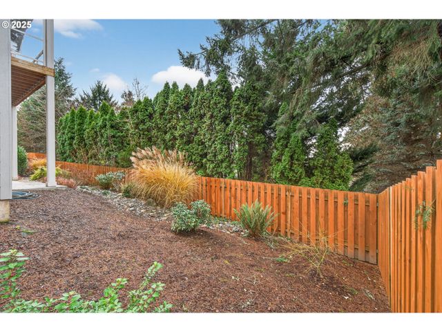 136 W 13TH Way, La Center, WA 98629