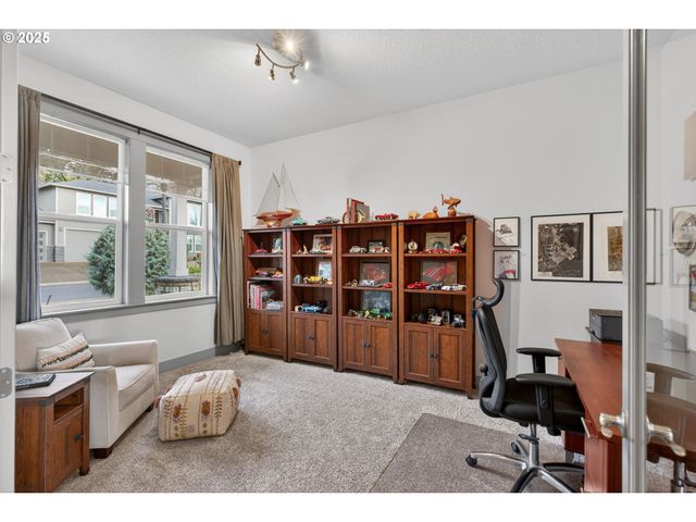 136 W 13TH Way, La Center, WA 98629