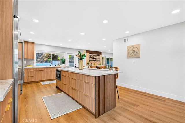 4348 Topanga Canyon Boulevard, Woodland Hills, CA 91364