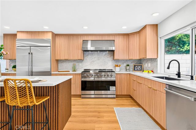 4348 Topanga Canyon Boulevard, Woodland Hills, CA 91364